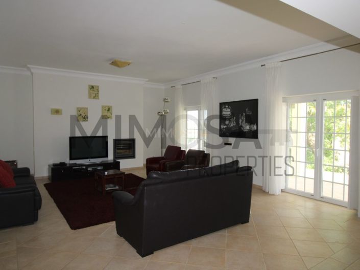 Image No.17-4 Bed House for sale
