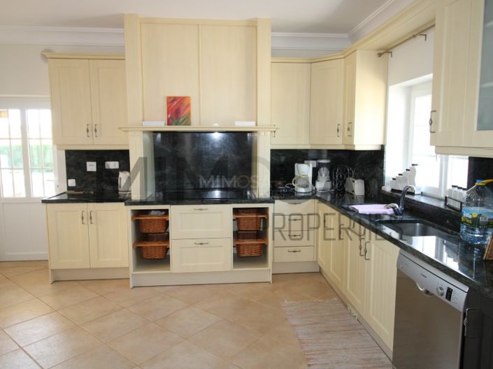 Image No.20-4 Bed House for sale