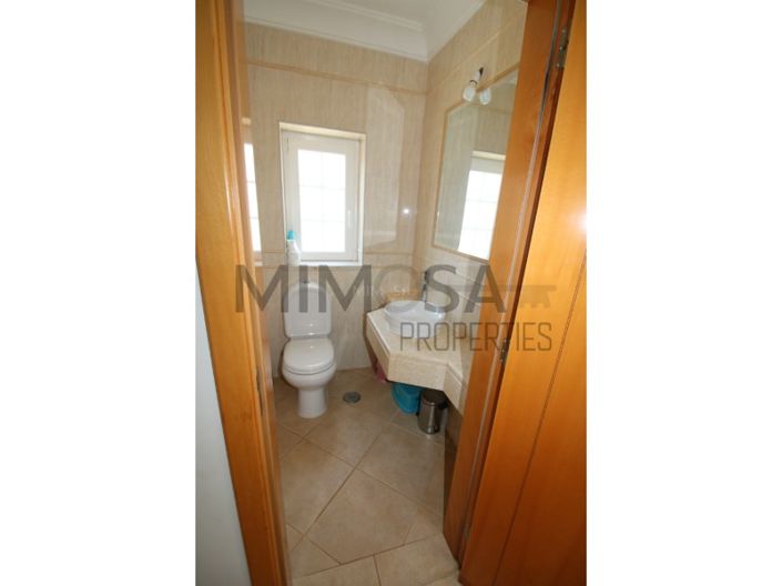 Image No.25-4 Bed House for sale