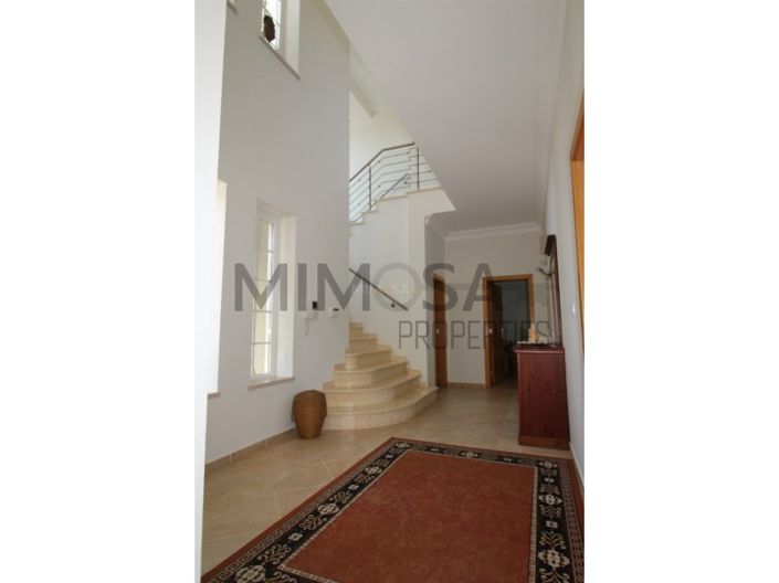 Image No.26-4 Bed House for sale
