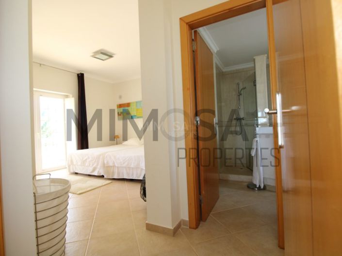 Image No.45-4 Bed House for sale