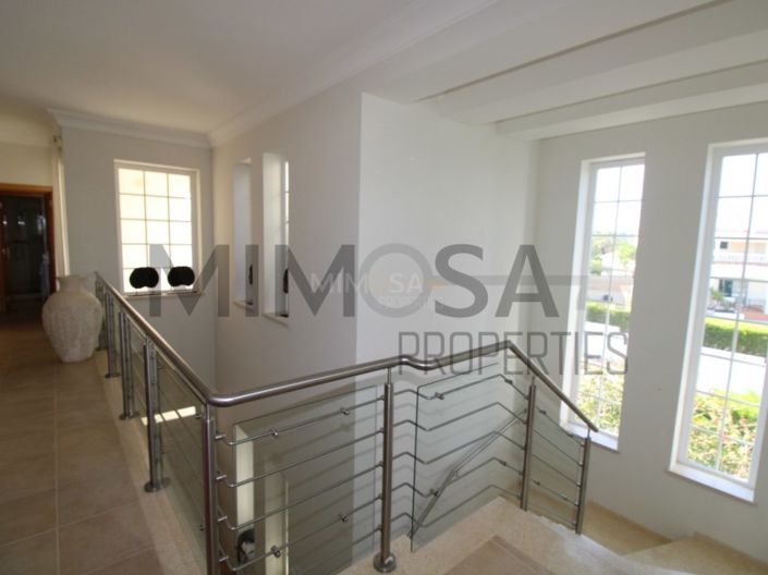 Image No.52-4 Bed House for sale
