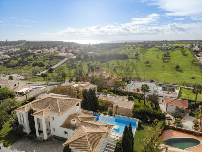 Image No.6-4 Bed House for sale