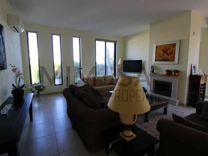 Image No.24-4 Bed House for sale