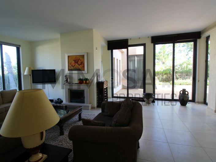 Image No.25-4 Bed House for sale