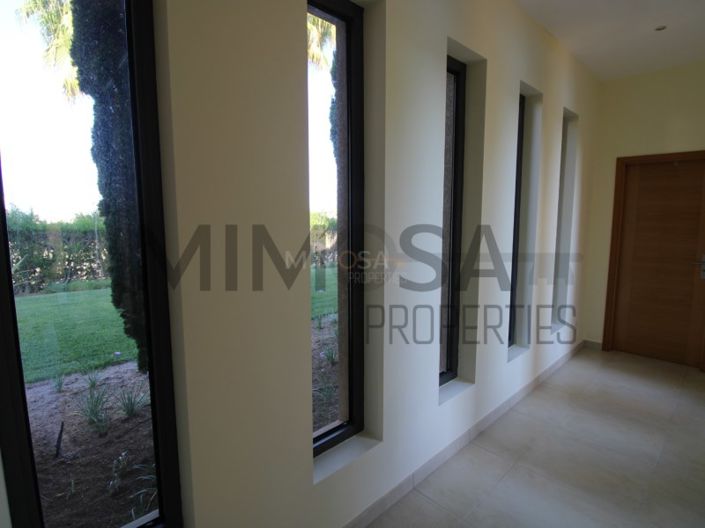 Image No.26-4 Bed House for sale