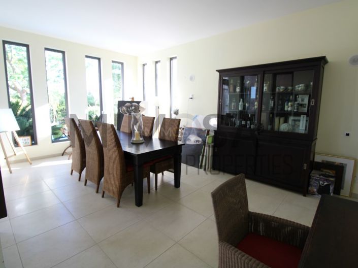 Image No.30-4 Bed House for sale