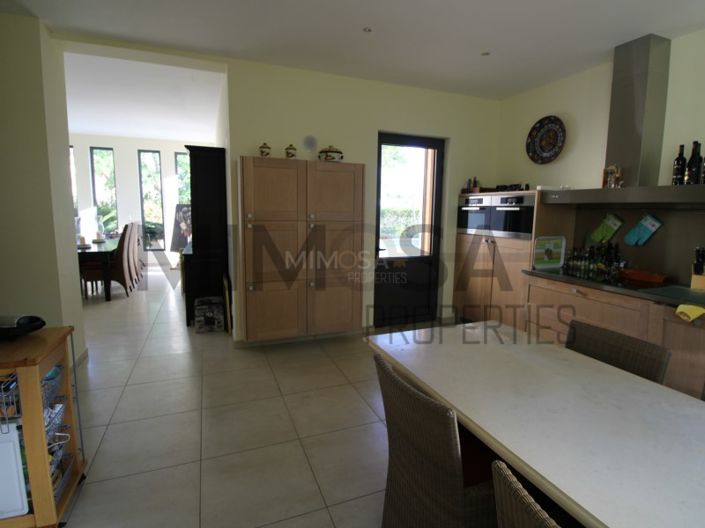 Image No.37-4 Bed House for sale