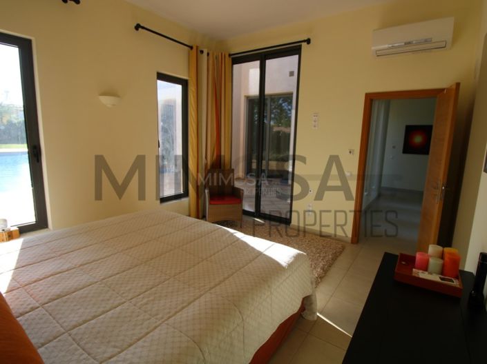 Image No.57-4 Bed House for sale