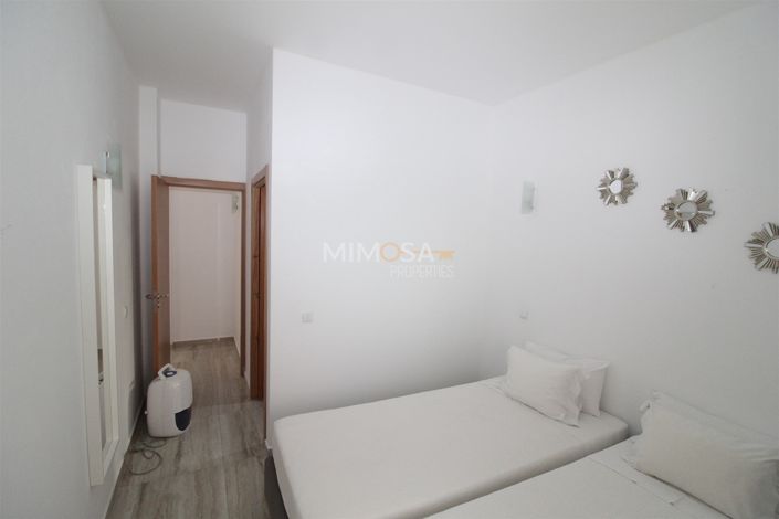 Image No.14-8 Bed House for sale