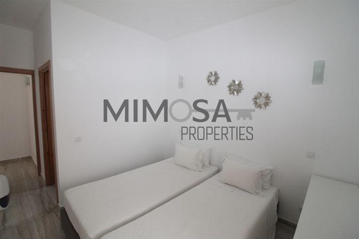 Image No.17-7 Bed House for sale