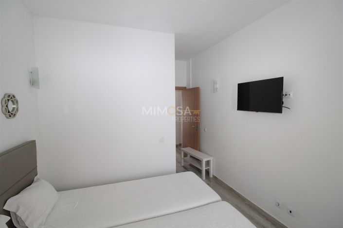 Image No.17-8 Bed House for sale