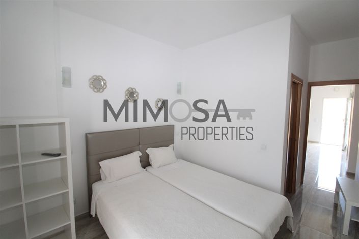 Image No.20-7 Bed House for sale