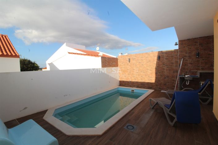 Image No.5-8 Bed House for sale