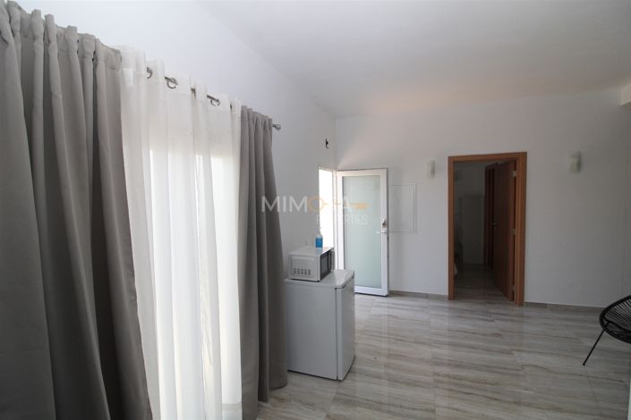 Image No.7-8 Bed House for sale