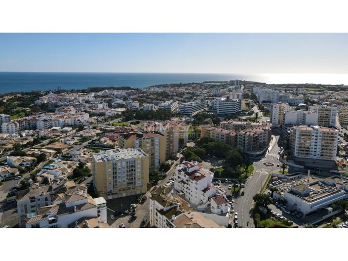 Image No.25-3 Bed Apartment for sale