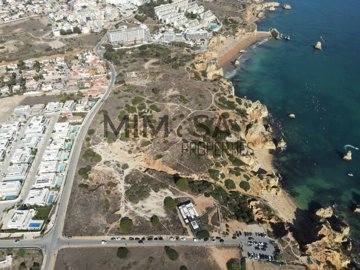 1733539a-5580-4c0f-9426-c0b96a727142