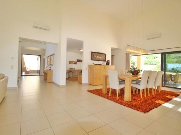 Image No.9-5 Bed House for sale