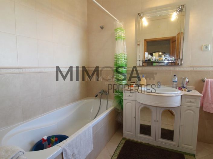 Image No.11-3 Bed House for sale