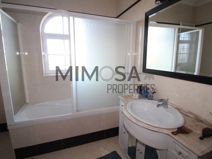Image No.15-3 Bed House for sale