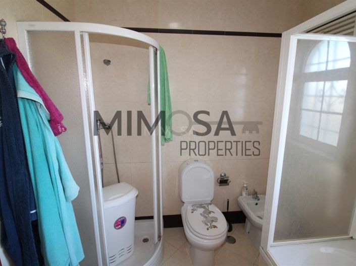 Image No.17-3 Bed House for sale