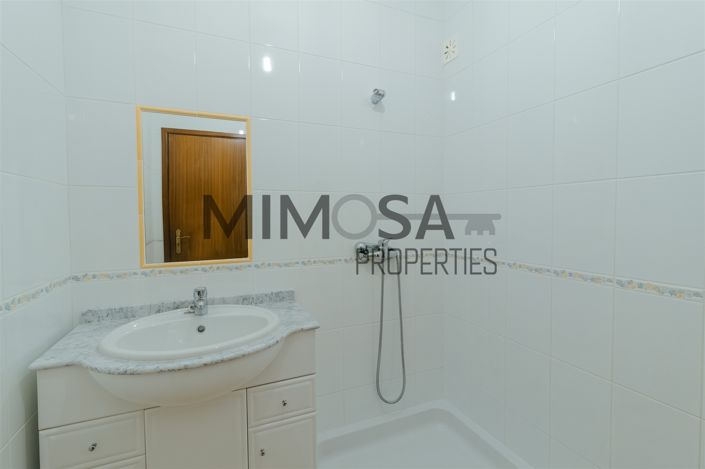 Image No.25-Maison de 6 chambres à vendre à Lagos