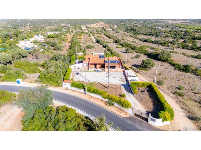Image No.2-10 Bed House for sale