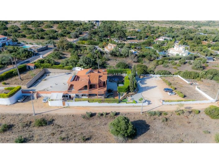 Image No.3-10 Bed House for sale