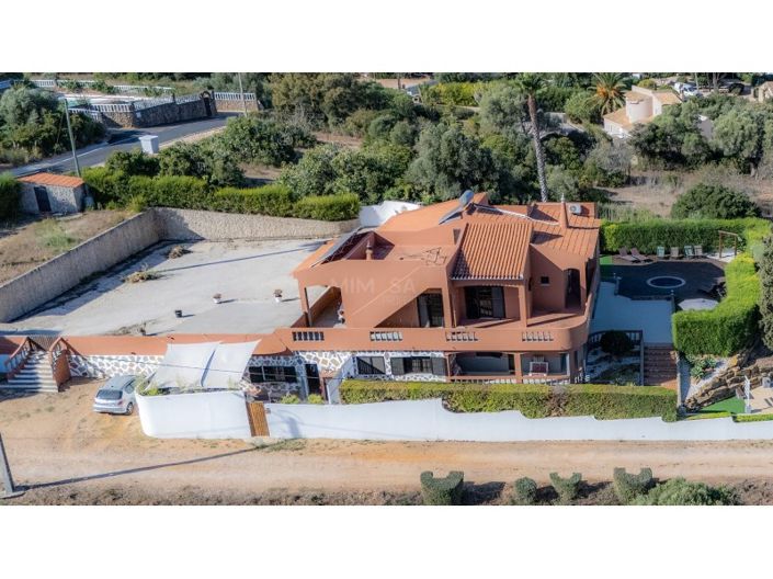 Image No.4-10 Bed House for sale