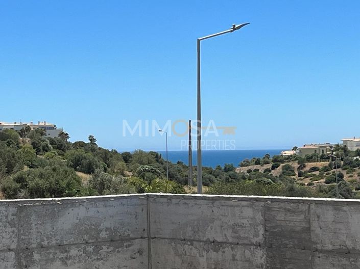 Image No.13-4 Bed House for sale