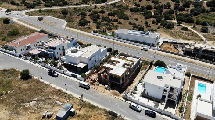 Image No.17-4 Bed House for sale