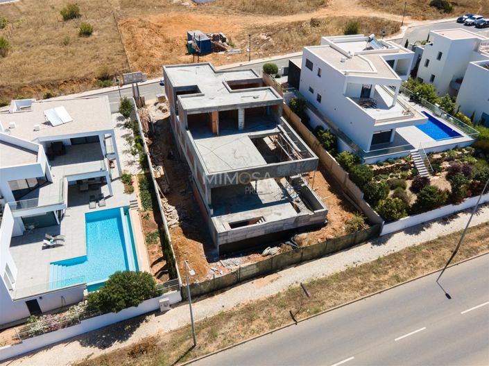 Image No.21-4 Bed House for sale