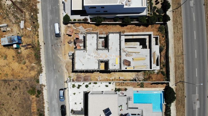 Image No.3-4 Bed House for sale