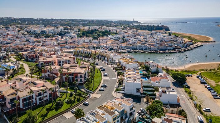 Image No.10-3 Bed House for sale