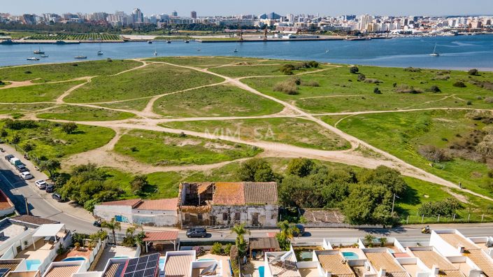 Image No.4-4 Bed Property for sale