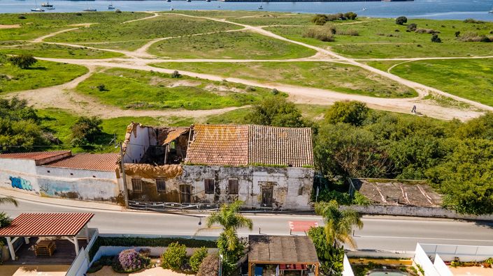 Image No.5-4 Bed Property for sale