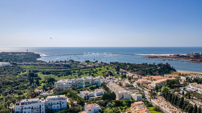 Image No.22-4 Bed Property for sale