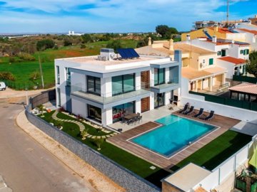 1 - Lagoa, House
