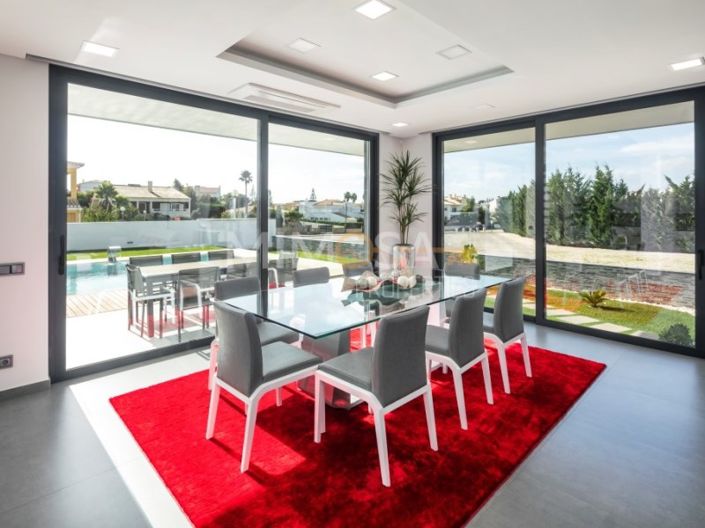 Image No.10-3 Bed House for sale