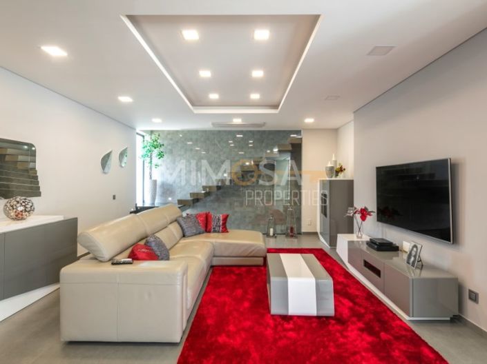 Image No.12-3 Bed House for sale