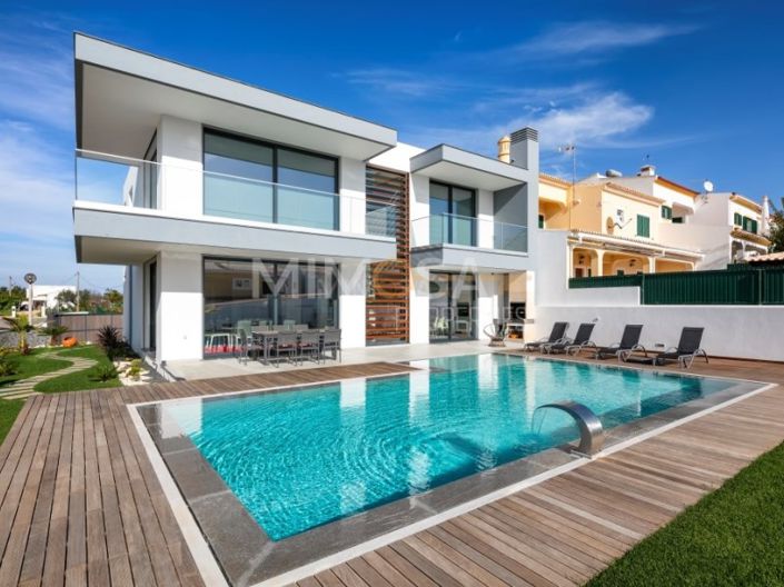 Image No.16-3 Bed House for sale