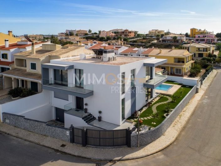 Image No.4-3 Bed House for sale