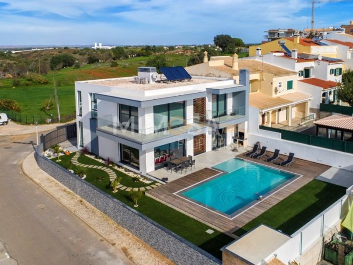 Image No.7-3 Bed House for sale