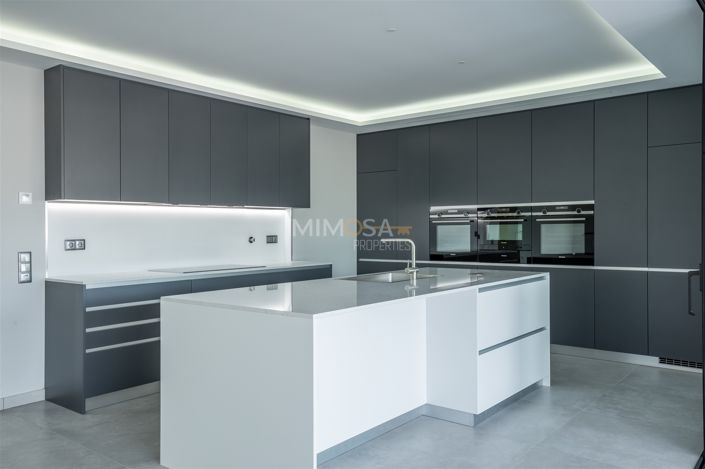 Image No.13-5 Bed House for sale