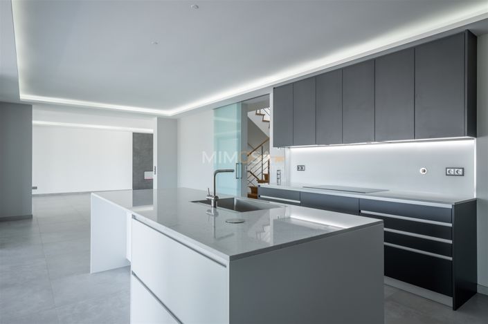 Image No.14-5 Bed House for sale