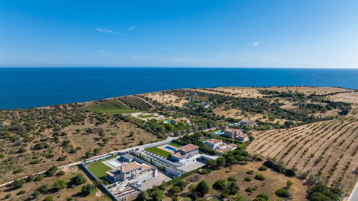 Image No.6-5 Bed House for sale