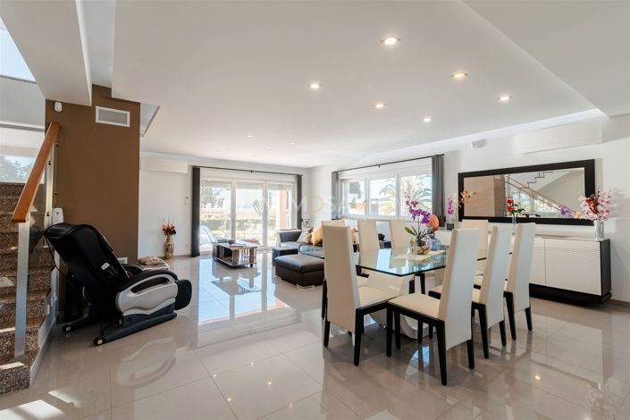 Image No.10-4 Bed House for sale