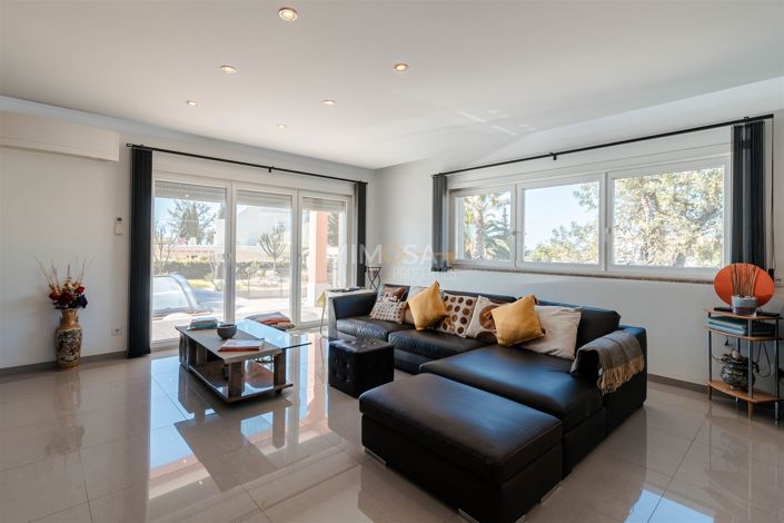 Image No.12-4 Bed House for sale