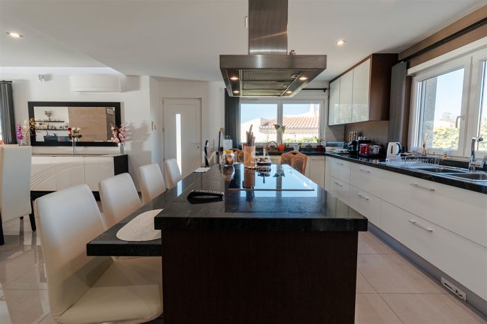 Image No.17-4 Bed House for sale