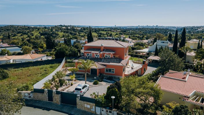 Image No.6-4 Bed House for sale